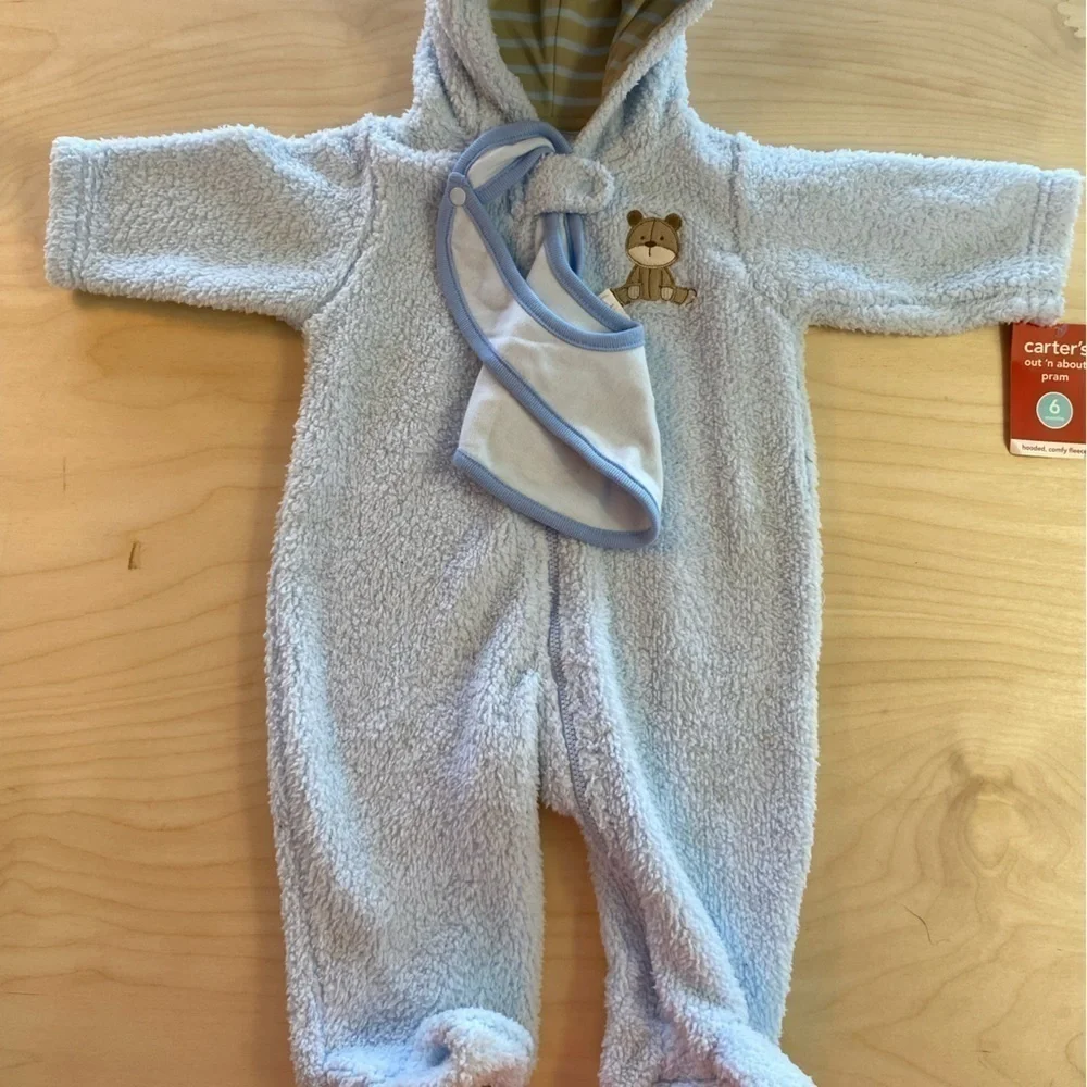 Carter’s Out ‘n About Pram size 6 months (DW)
